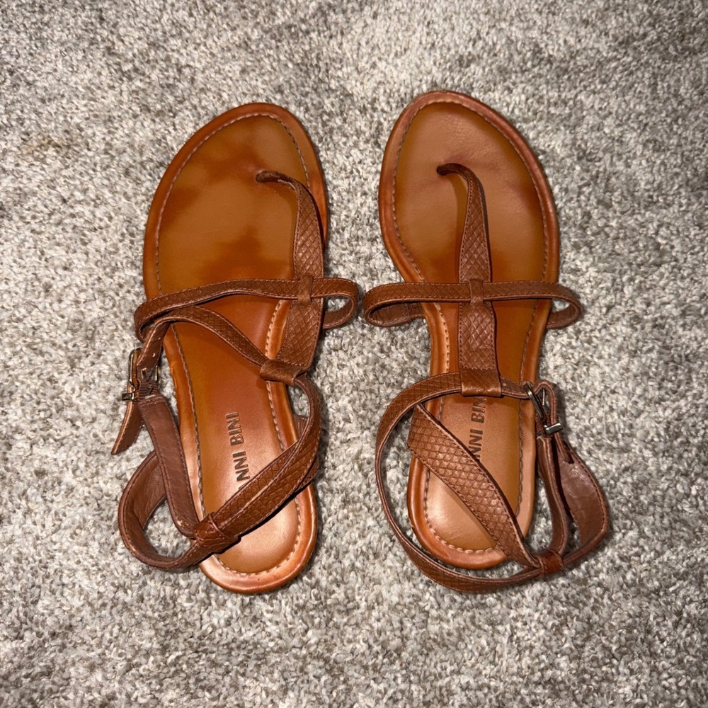 Gianni Binni Women's Sandal Size 7